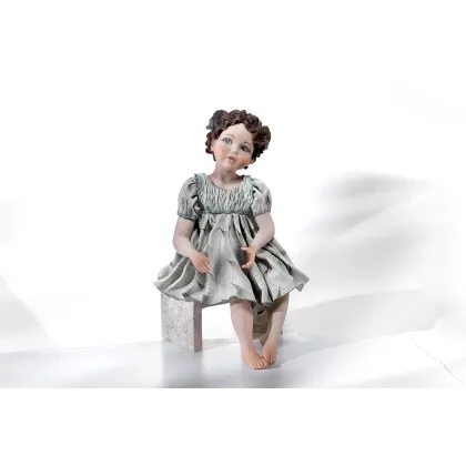 Zdjęcie Porcelanowa figurka dziewczynki - Sibania
