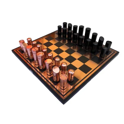 Zdjęcie Wyjątkowe figury aluminiowe w kolorze różowo-złotym i czarnym wraz z planszą do gry w szachy - The Chess Empire