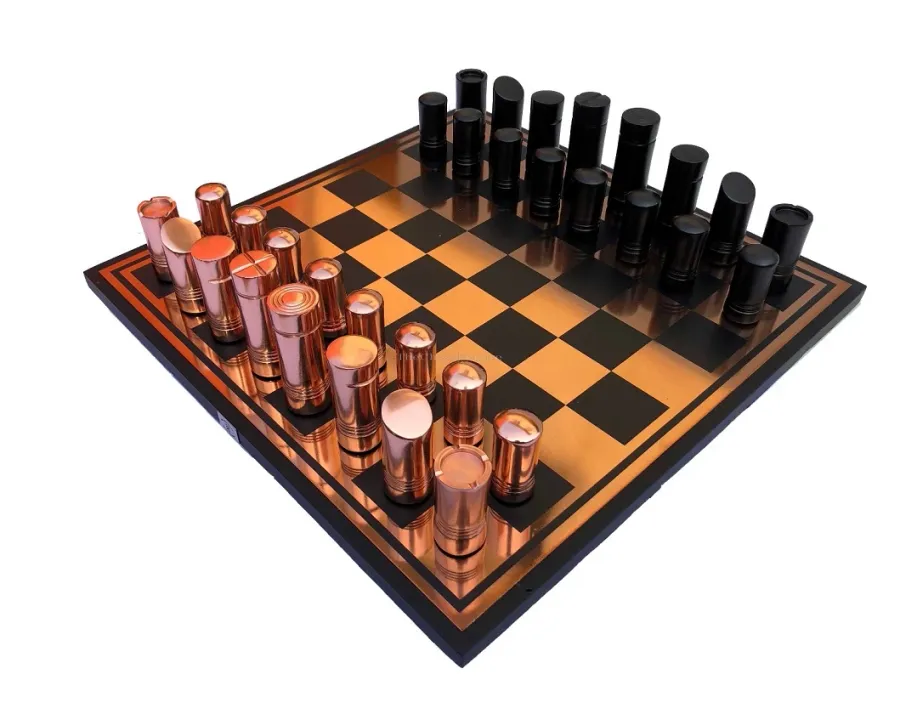obrazek 1 Wyjątkowe figury aluminiowe w kolorze różowo-złotym i czarnym wraz z planszą do gry w szachy - The Chess Empire