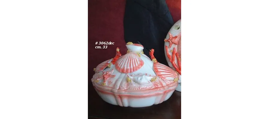 picture 1 Elegant oval box