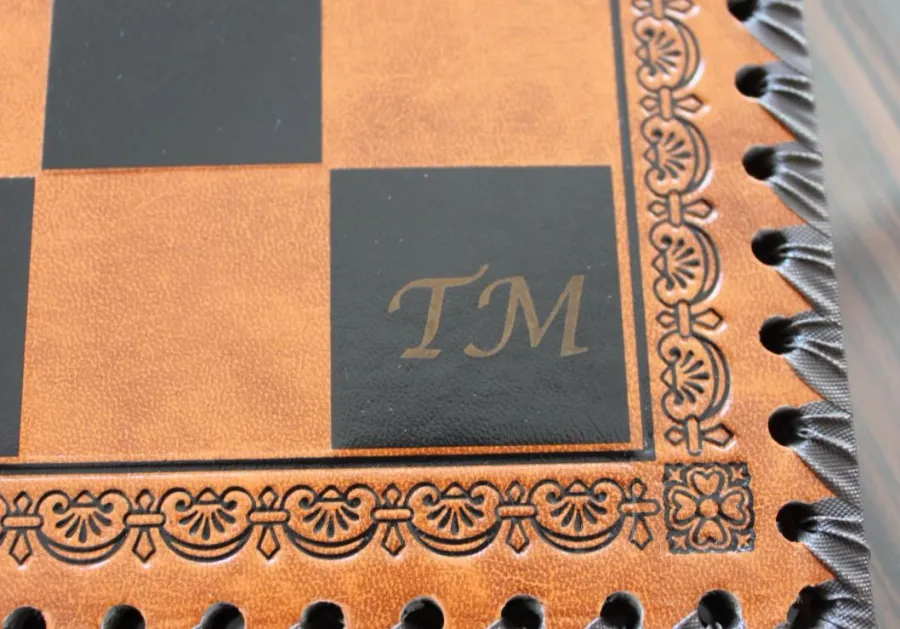picture 5 Ornamental chess set – board covered with eco leather 70M+209L