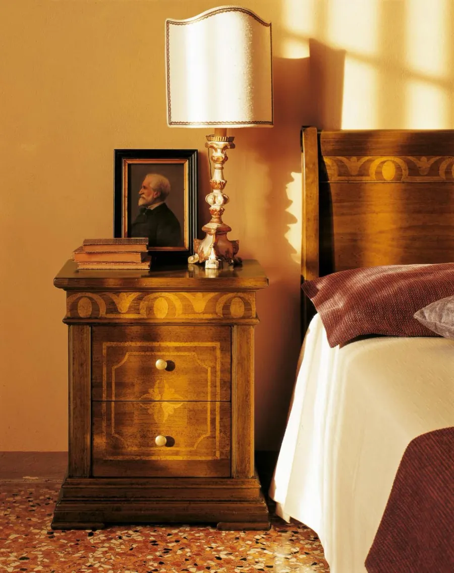 picture 3 Classic Italian bedside table for the bedroom - Cantiero