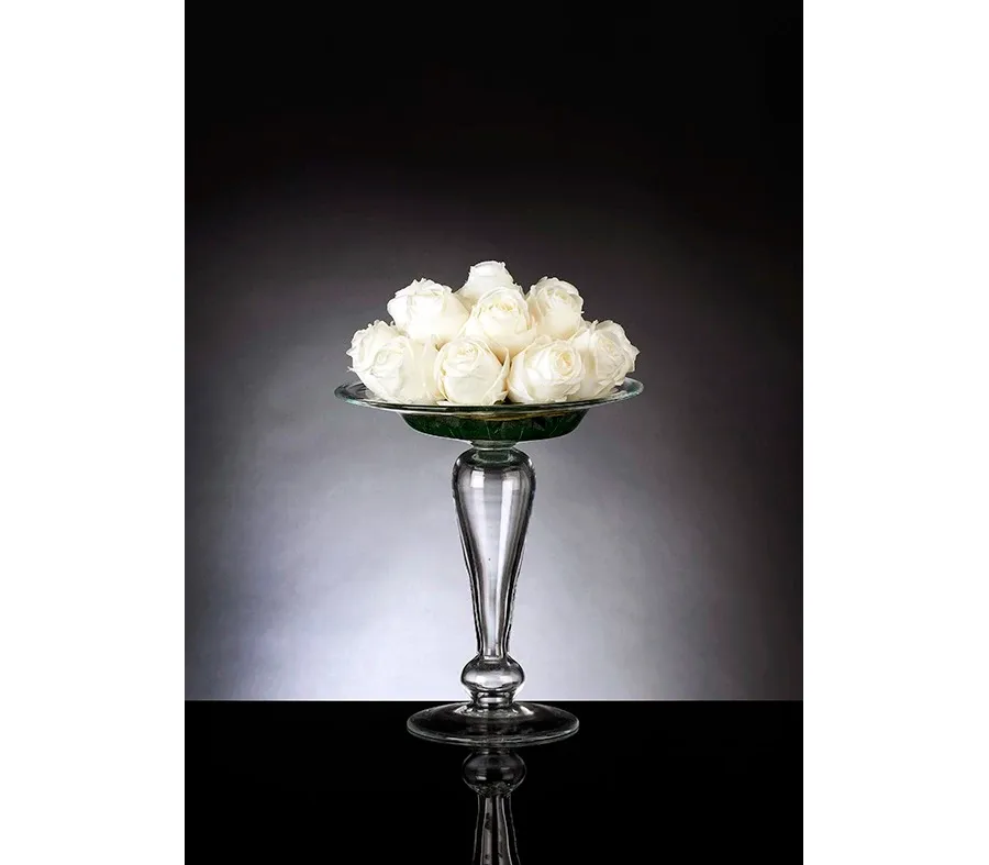 obrazek 1 Elegancki bukiet z pąków róż na podstawie - Luxury Products