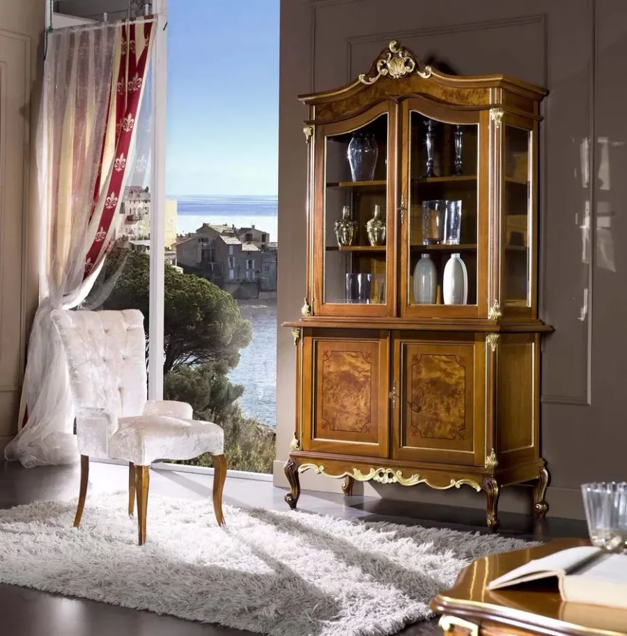 obrazek 1 Cudowna witryna Regency ze zdobieniami