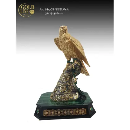 Zdjęcie Szykowny orzeł na eleganckiej podstawie