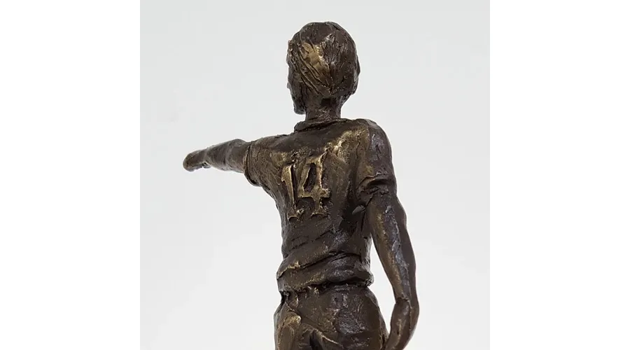 obrazek 2 Luksusowa statuetka holenderskiego piłkarza Johana Cruyffa - wspaniały prezent dla miłośników sportu