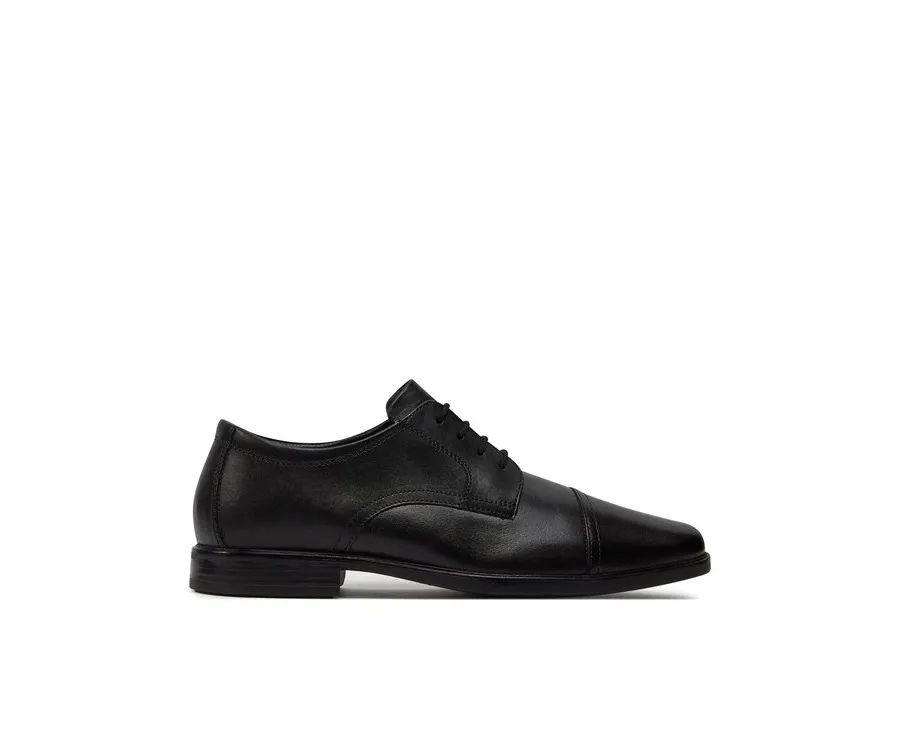 obrazek 1 Clarks Półbuty Howard Cap 261620127 Czarny