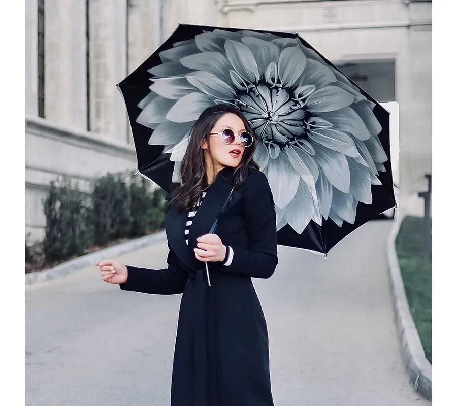 obrazek 5 Elegancki srebrno-czarny parasol damski zdobiony motywem kwiatu - Pasotti