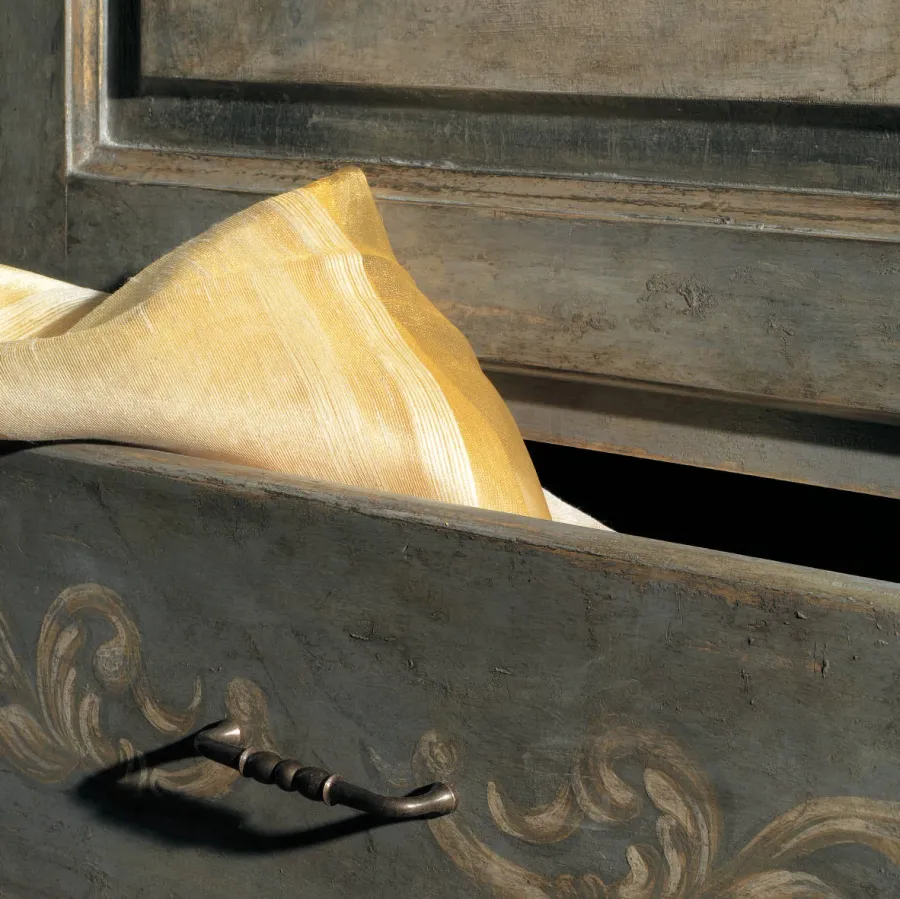 obrazek 2 Prowansalska szafa wykonana z drewna - Interiors Italia