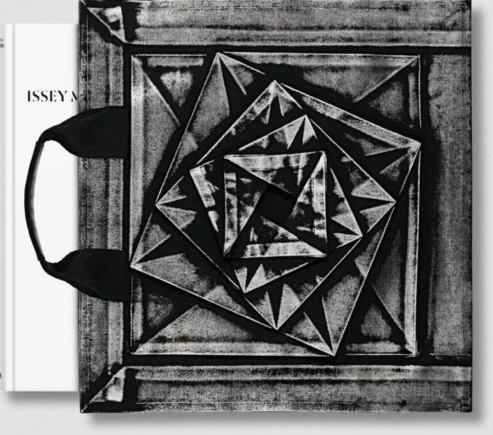 Album wydawnictwa Taschen - Issey Miyake