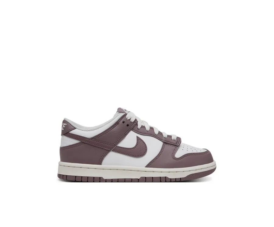 obrazek 1 Nike Sneakersy Dunk Low GS IB2887 Biały