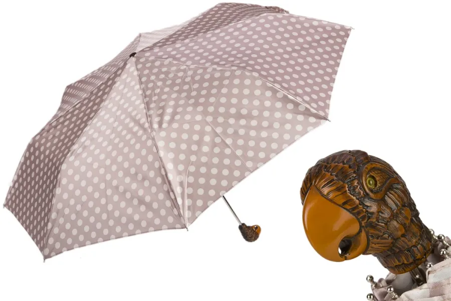 obrazek 1 Wyjątkowy brązowy parasol damski w białe kropki z rączką w kształcie głowy papugi – Pasotti