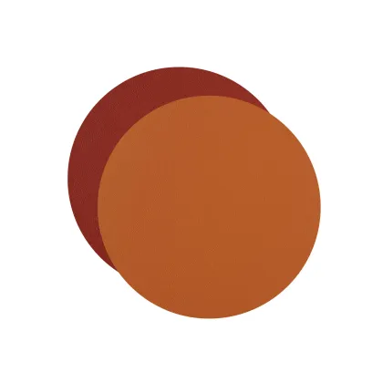 Zdjęcie Stylowa duża podkładka na stół z naturalnej skóry w kolorze karmelowego brązu i bordowym