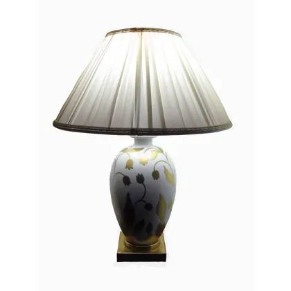 Zdjęcie Lampa stołowa z porcelany z białego złota z mosiężną podstawą