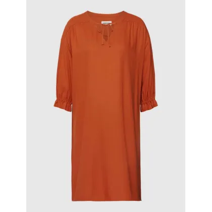 Zdjęcie Sukienka do kolan z kokardą model „MAAREN”