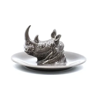 Picture A wonderful decorative plate with a rhinoceros head