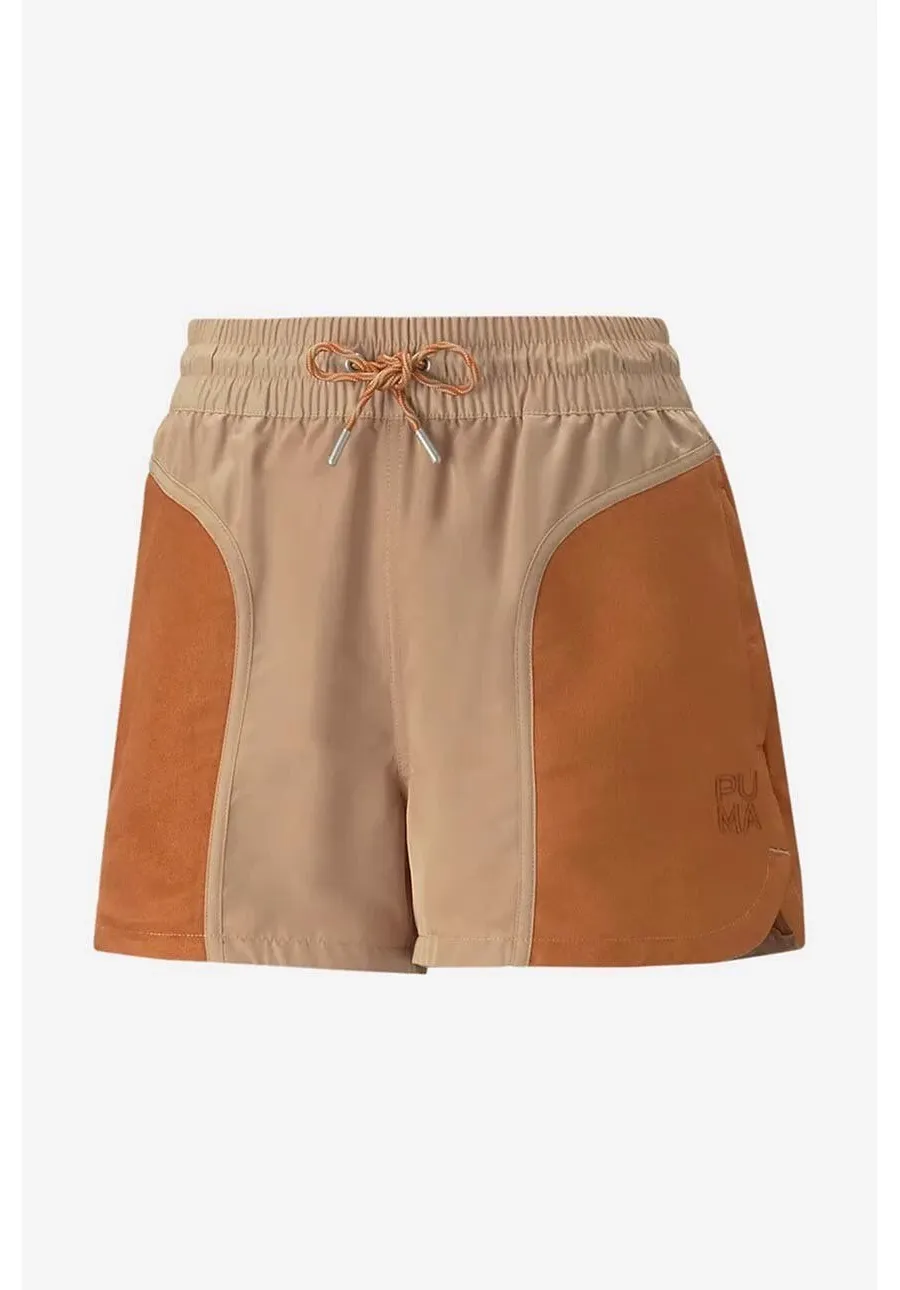 obrazek 1 Puma szorty damskie kolor beżowy wzorzyste high waist 538356.89-BEZOWY