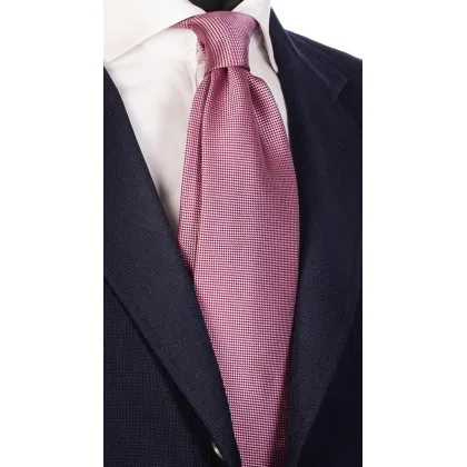 Zdjęcie Prestiżowy krawat w różowym kolorze z mikrowzorem