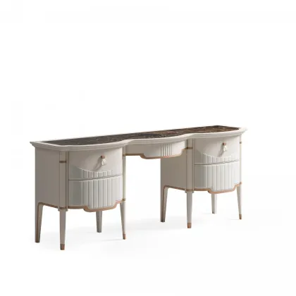 Zdjęcie Piękna stylowa włoska toaletka