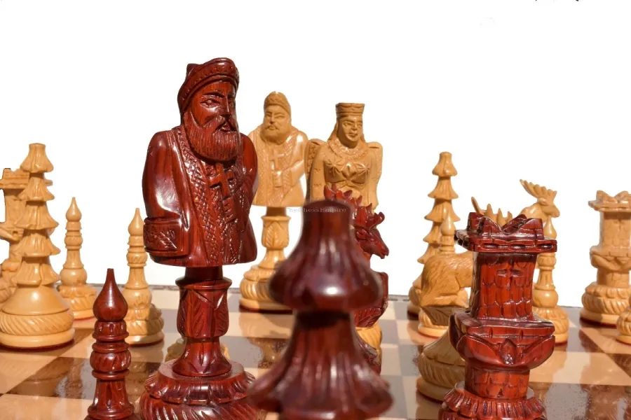obrazek 9 Unikalny zestaw szachowy oparty na tematyce Świętego Mikołaja - The Chess Empire