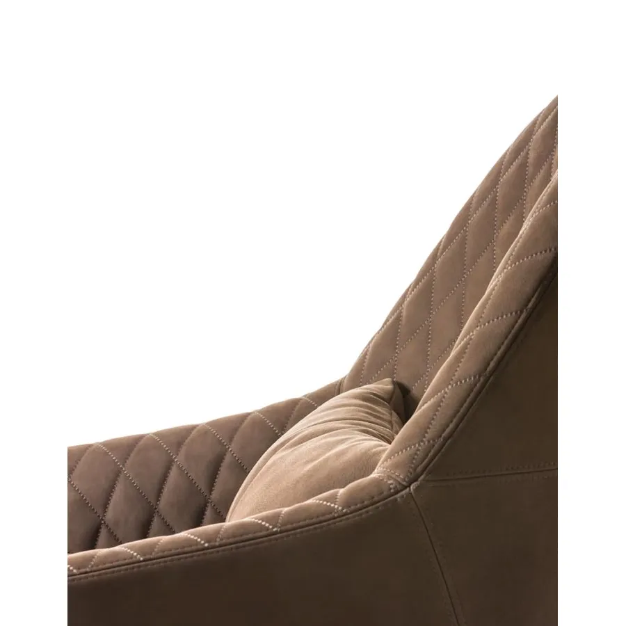 obrazek 4 Stylowy włoski fotel do salonu