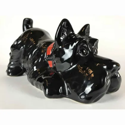 Zdjęcie Szkocki terier w portugalskiej ceramice z połowy XX wieku