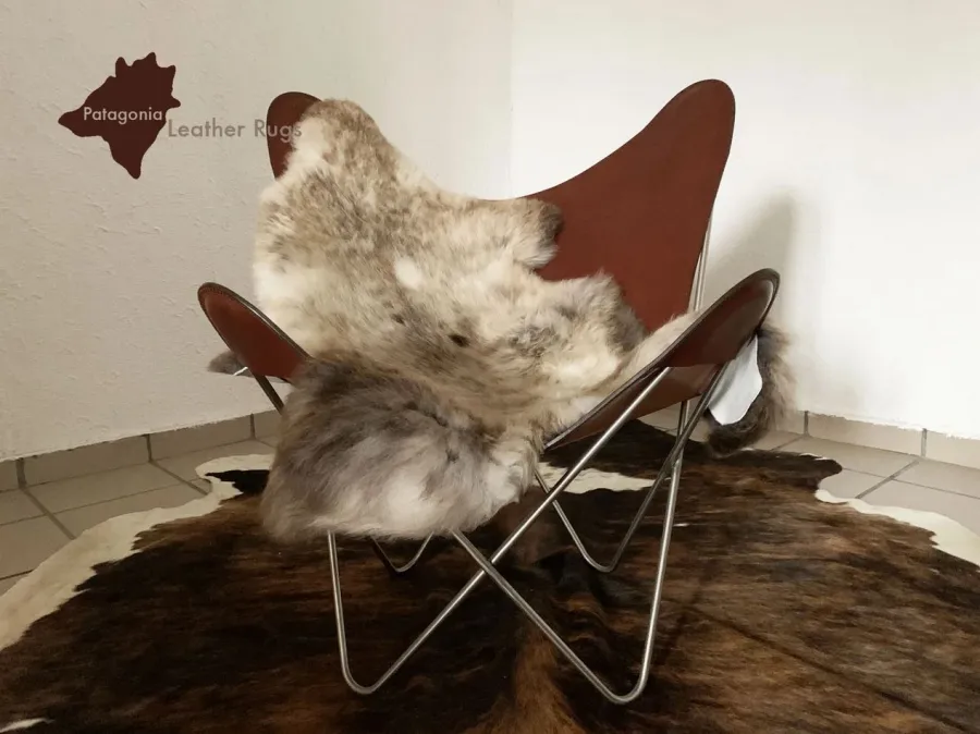 obrazek 1 Wyszukany dywan ze skóry owczej