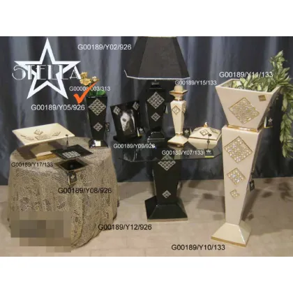 Picture Luxurious ceramic vase with platinum