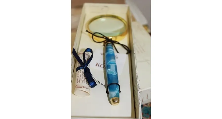 picture 3 Stylish Italian magnifying glass