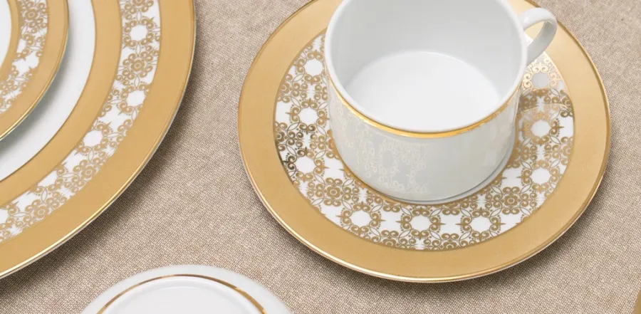 obrazek 2 Niesamowity komplet porcelanowej zastawy dla 12 osób - Porcel