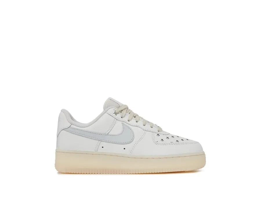 obrazek 1 Nike Sneakersy Air Force 1 '07 FD0793 100 Biały