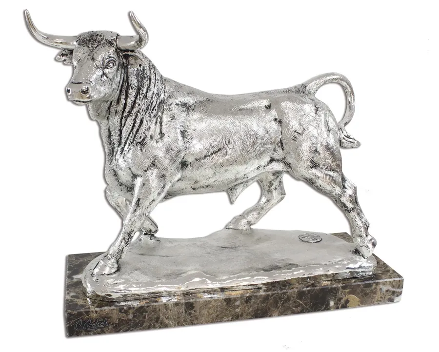 obrazek 1 Fenomenalna figurka byka ze srebra 37x14x31 cm