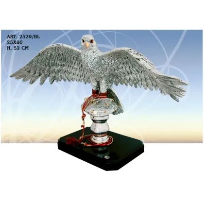 Zdjęcie Piękna posrebrzana figura orła