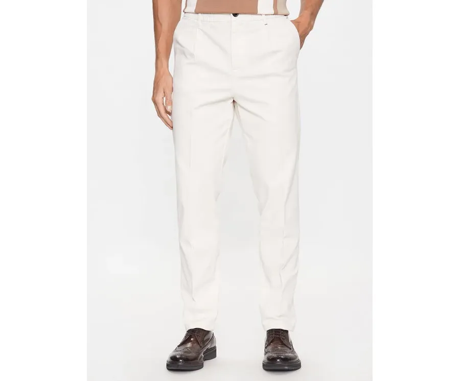 obrazek 1 Guess Spodnie materiałowe M3YB28 WFIN3 Biały Slim Fit