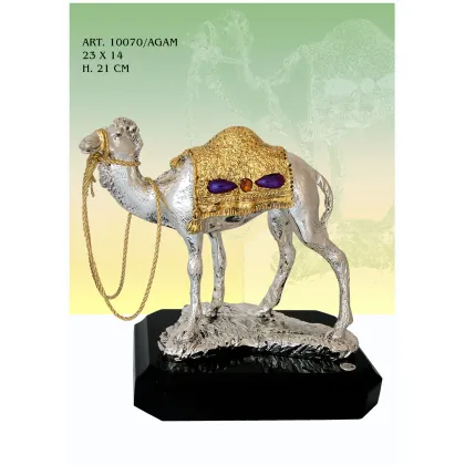 Zdjęcie Niepowtarzalna figura wielbłąda z włoch