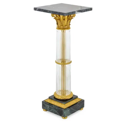 Zdjęcie Fantastyczna kolumna z przezroczystego kryształu