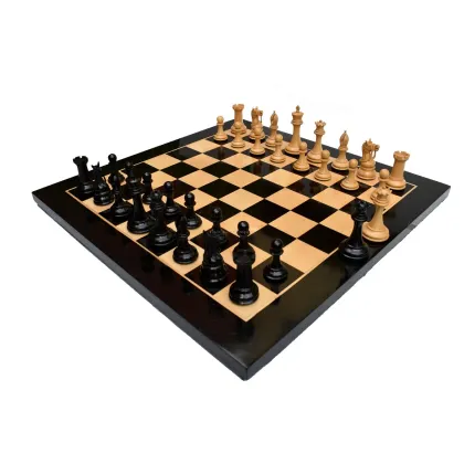 Zdjęcie Oszałamiająco rzeźbiony zestaw szachowy - The Chess Empire