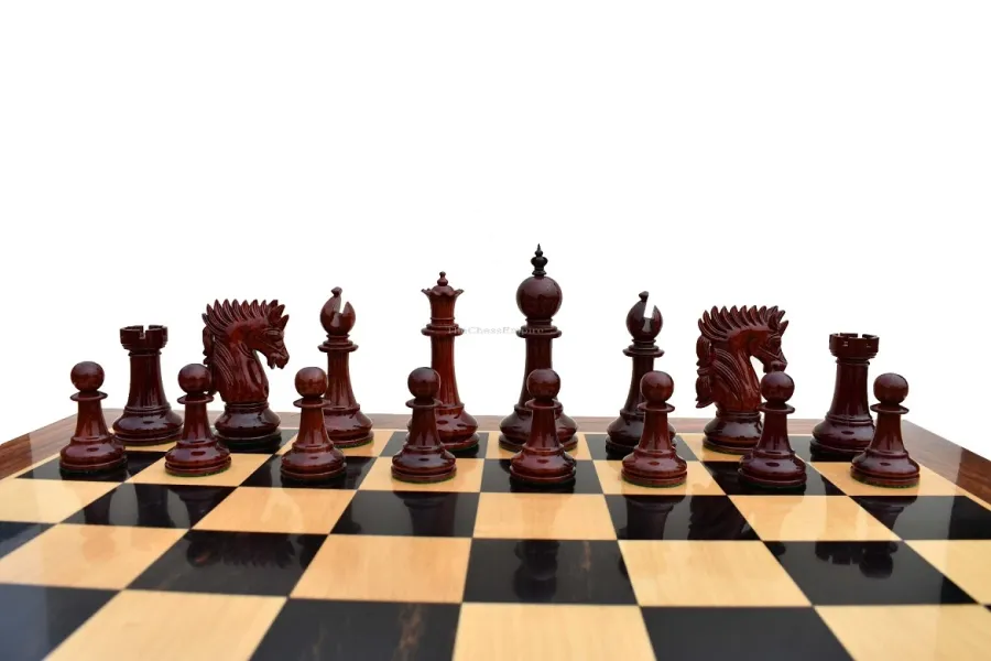 obrazek 7 Unikatowy zestaw figur Utgard Castle do gry w szachy - The Chess Empire