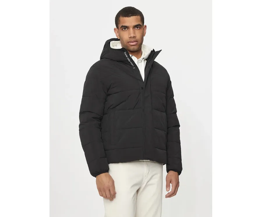 obrazek 1 Calvin Klein Jeans Kurtka zimowa Essential J30J325594 Czarny Regular Fit