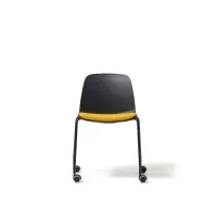 Picture Fantastic Kire office chair on wheels