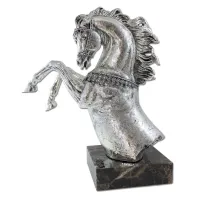 Zdjęcie Fantastyczna figurka, popiersie konia na biurko