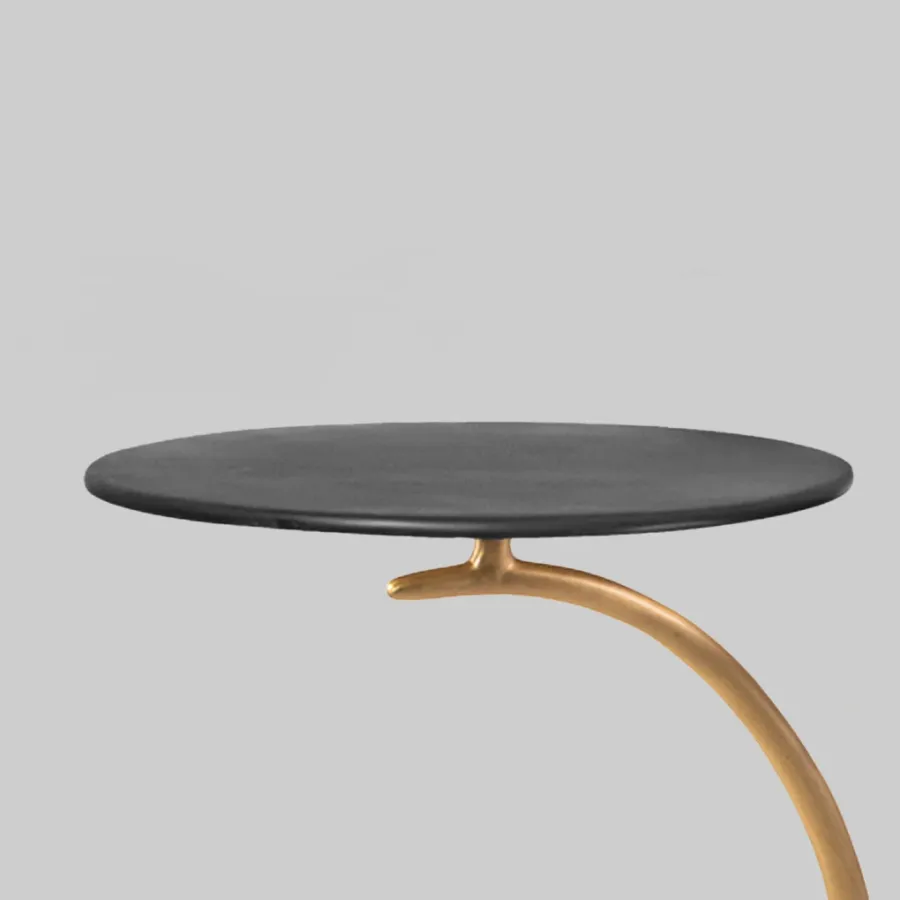 obrazek 2 Nietypowy stolik do salonu