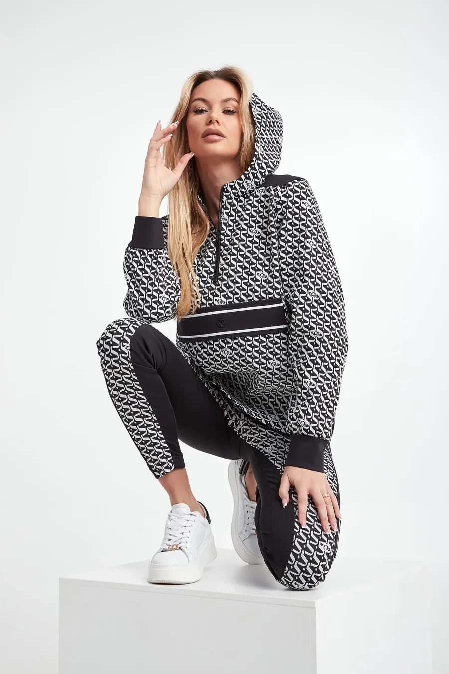 obrazek 1 Bluza damska z kapturem SPORTALM Sportalm