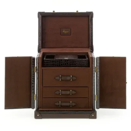 Zdjęcie Fantastyczny kufer na biżuterię i akcesoria pokryty skórą z efektem