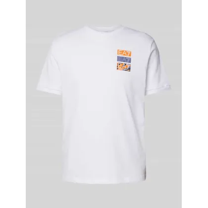 Zdjęcie T-shirt z nadrukiem z logo