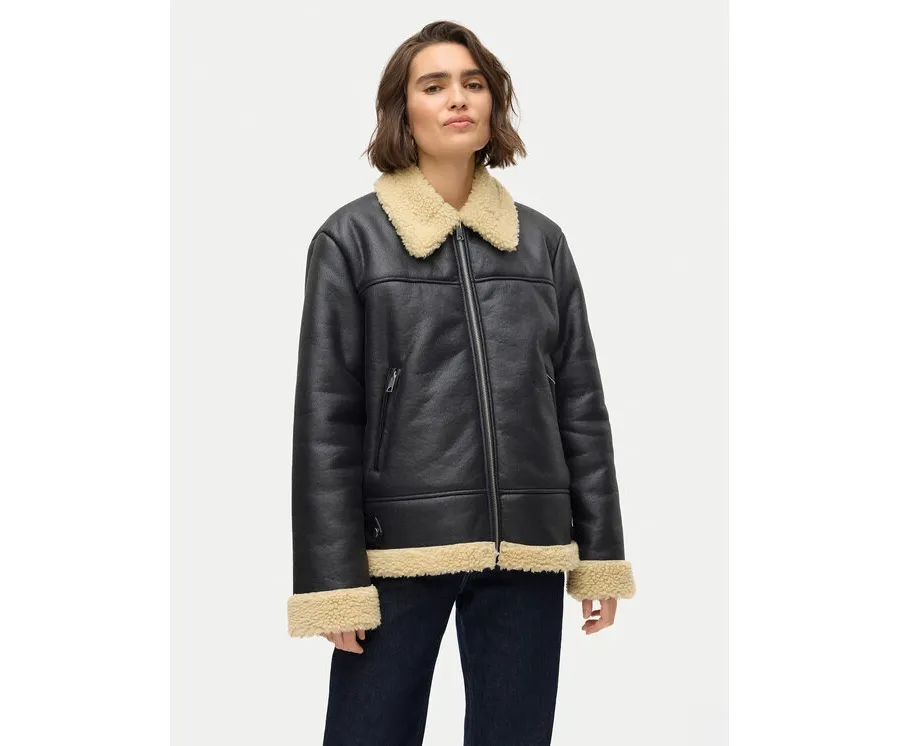 obrazek 1 Vero Moda Kurtka z imitacji skóry Kay 10310165 Czarny Regular Fit