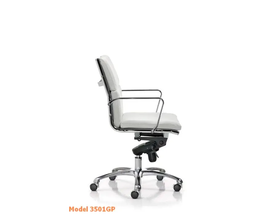 picture 6 Stylish office chair on wheels