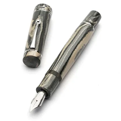 Picture Elegant Italian limited edition Leonardo pen