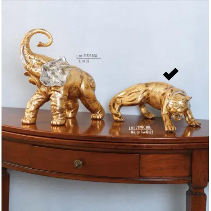 Picture An impressive figure - a golden leopard in a collar - Valle d'oro Patchi