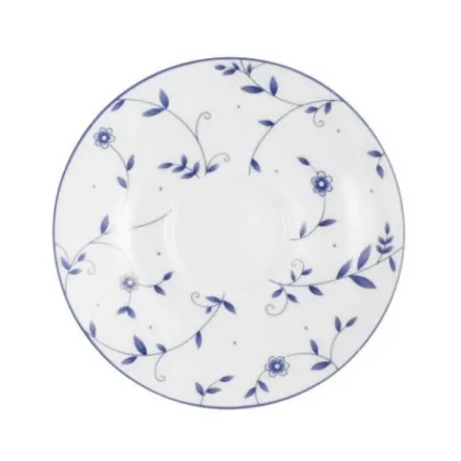 Zdjęcie Stylowy porcelanowy spodek zdobiony ozdobnym kwiatowym motywem w stylu klasycznym – Tettau